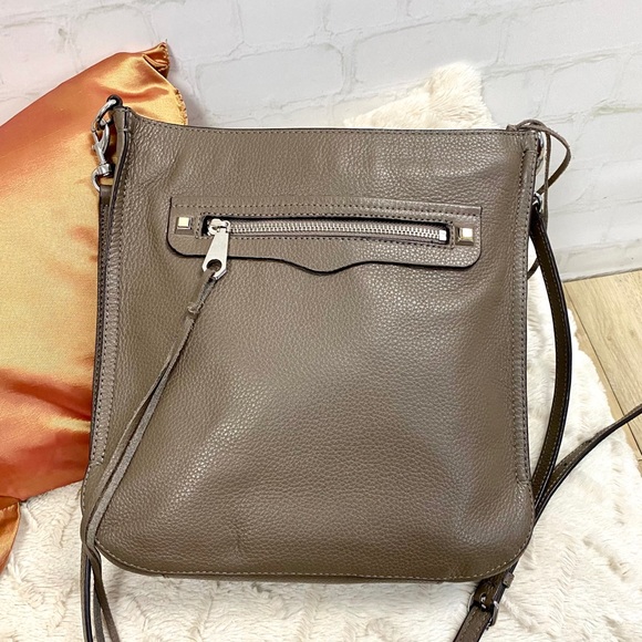 Rebecca Minkoff Handbags - Rebecca Minkoff Regan Feed Bag Leather Khaki Purse